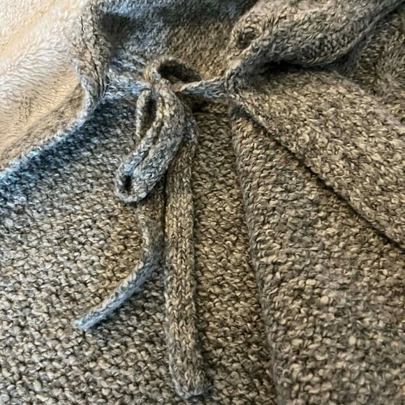 UGG Cable Knit Sweaters Cape Tie Sides Women's size XL/XXL - Picture 7 of 7